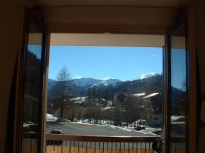 Confortable appartement, vue sud sur la montagne